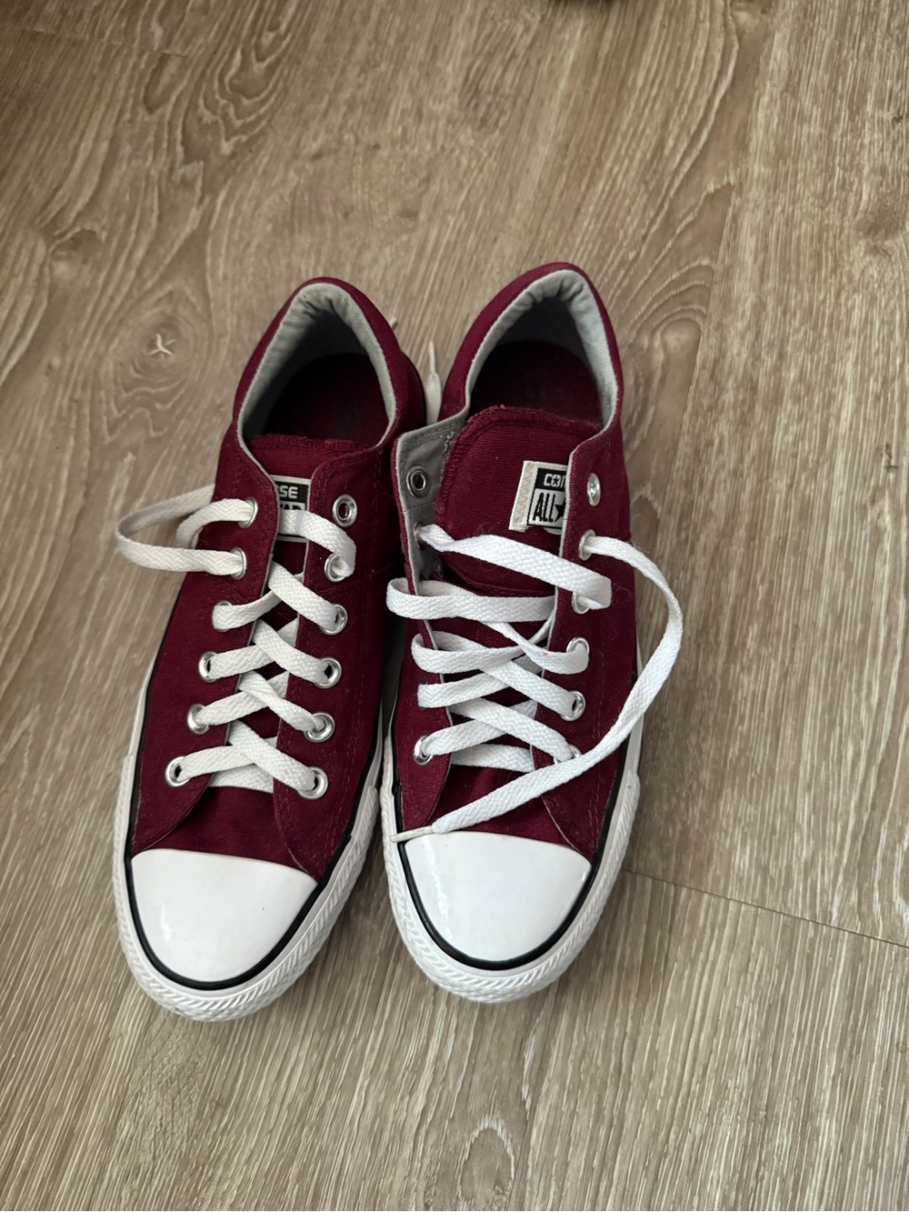 Converse Women’s Low-Top Sneakers - Burgundy